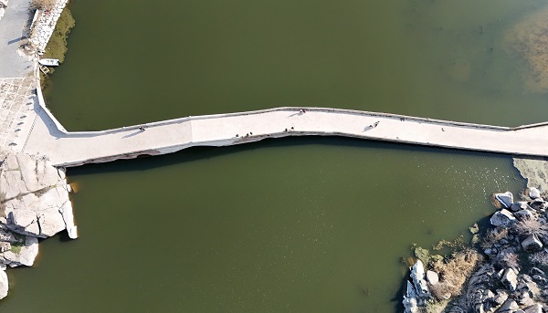 Foto - Anadolu'daki ilk yerleşim yerlerinden! Selçuklu yadigarı köprü boş kalmıyor