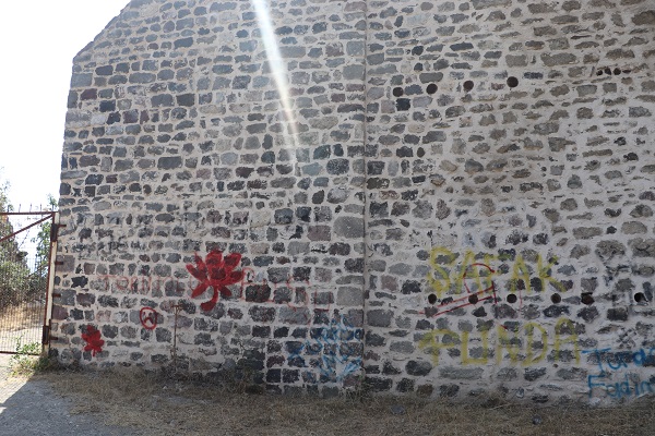 Foto - Anadolu'nun en büyük 2. kalesi | Tarihi yapıya öyle bir zarar verdiler ki! 