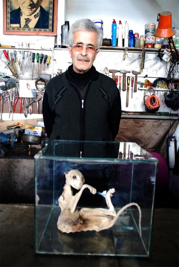 Foto - Anahtarcı dükkanında gizemli iskelet