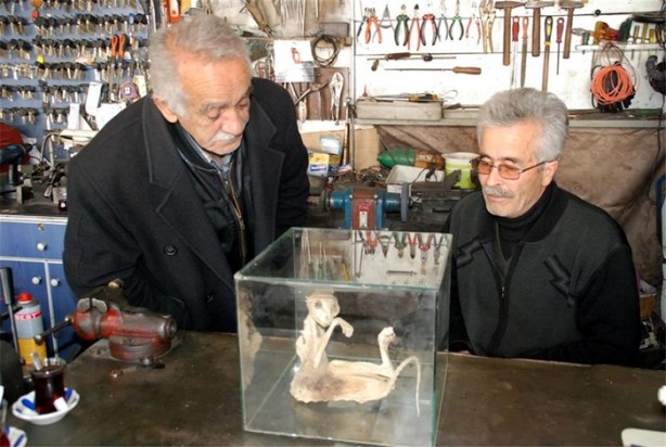 Foto - Anahtarcı dükkanında gizemli iskelet