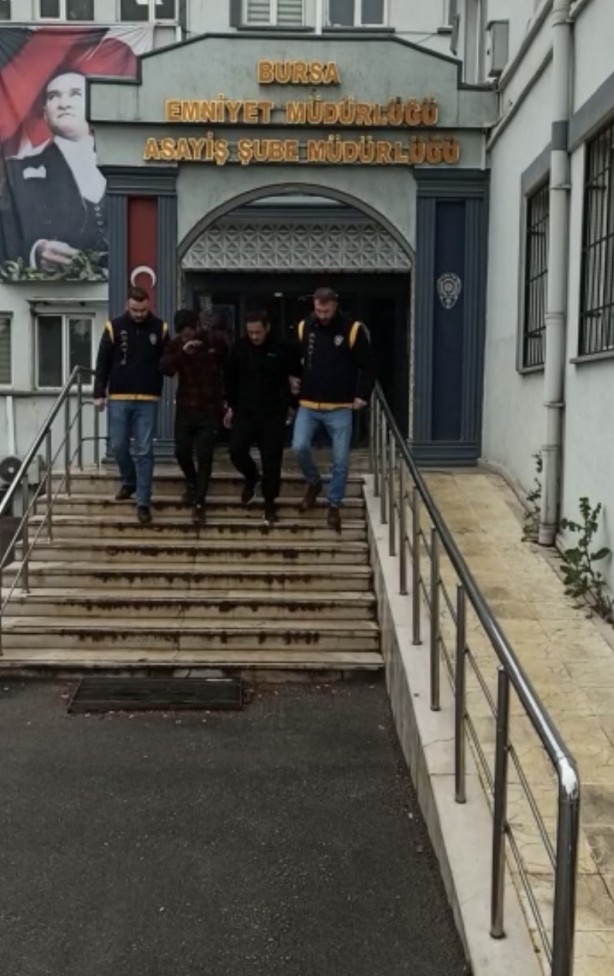 Foto - Anahtarı kontakta bırakarak pide almaya gitti, 400 bin liralık aracından oldu