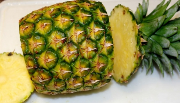Foto - Ananas suyuyla zayıflayın!