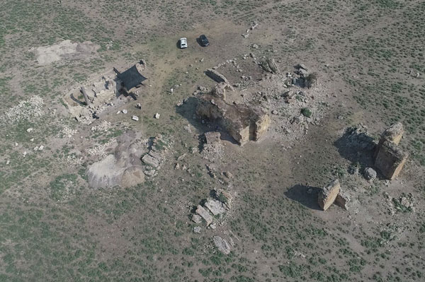 Foto - Anavarza Antik Kenti'nde gladyatör mezarlarına rastlandı