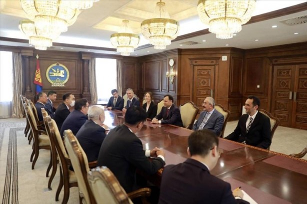 Foto - Anayasa Mahkemesi Başkanı Arslan'a Moğolistan'da Devlet Nişanı verildi