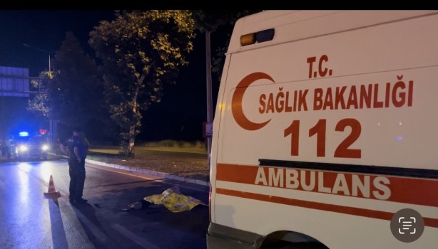 Foto - Anayola çıkan yayaya otomobil çarptı: 1 ölü
