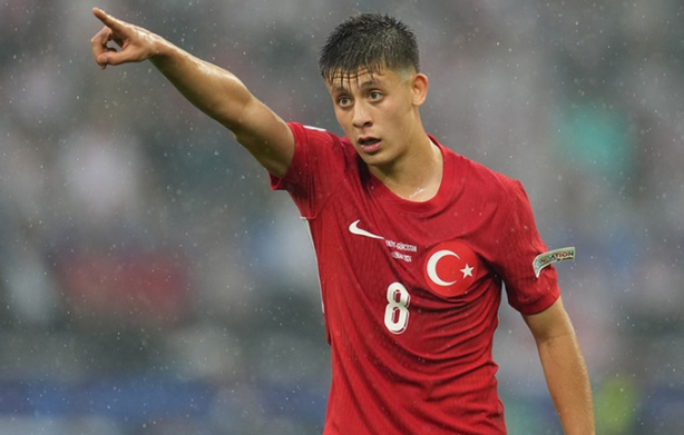 Foto - Anbean Türk yıldızlarını takip ediyorlardı Euro 2024 Ferdi Kadıoğlu'nu uçurdu! O listeye kafadan girdi