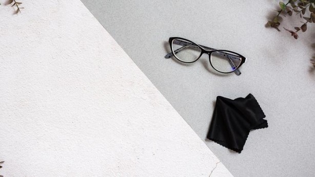 Foto - Ancak bu kadar kolay olabilirdi! İşte gözlük camı temizlemenin basit yöntemleri