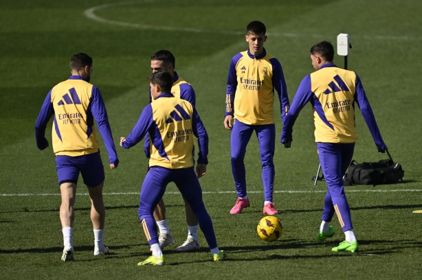 Foto - Ancelotti'nin oğlu resti çekti! Arda Güler için babasının yanına gidip...