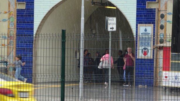 Foto - Aniden bastırdı! İstanbullu hazırlıksız yakalandı