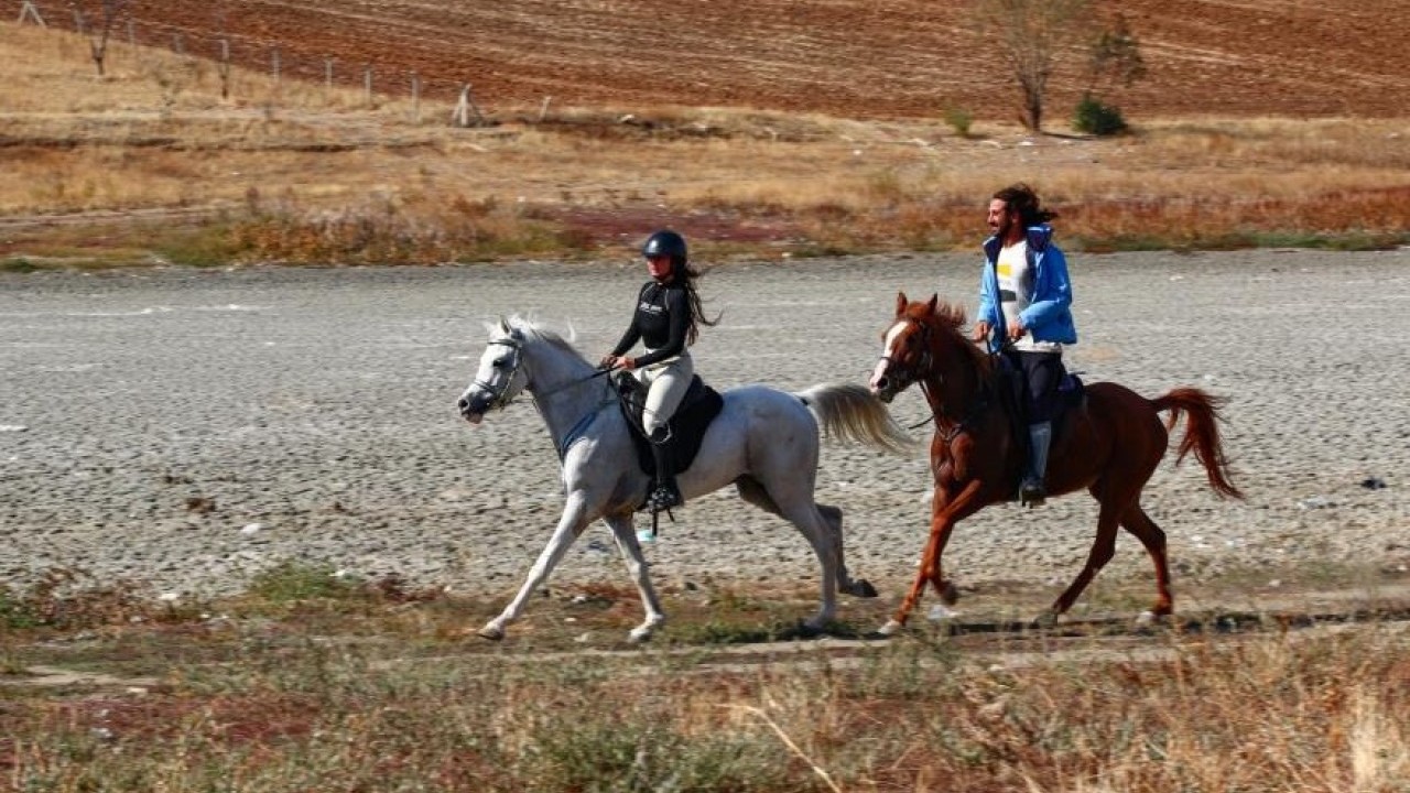 Ankara kuraklığın pençesinde! Kızılca Göleti tamamen kurudu
