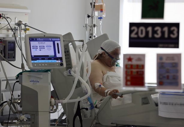 Ankara Şehir Hastanesi’nden Kovid-19 yoğun bakım ünitesi dikkat çekti