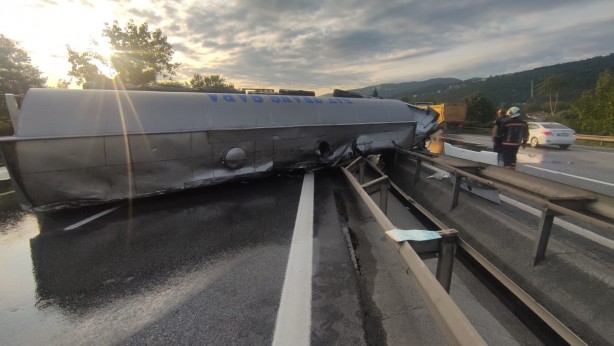 Foto - Ankara ve İstanbul istikametlerinde kilometrelerce araç kuyruğu