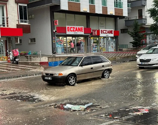 Foto - Ankara yine sele yenildi! Her şey su içinde