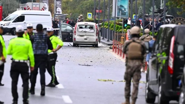 Foto - Ankara'da alçak saldırıyı yapan teröristin şok eden fotoğrafları ortaya çıktı! Yanındaki bakın kimmiş!