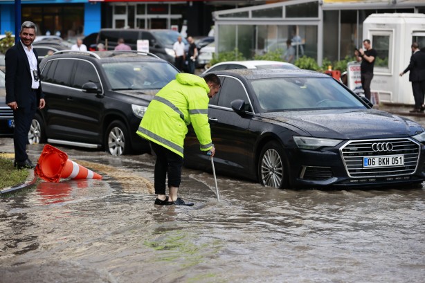 Foto - Ankara'da fırtına ve sağanak hayatı felç etti