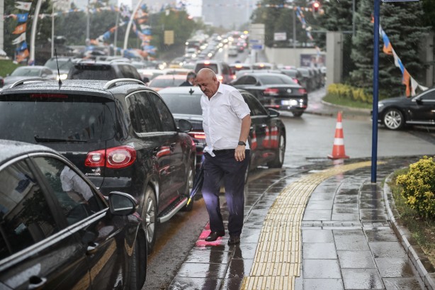Foto - Ankara'da fırtına ve sağanak hayatı felç etti
