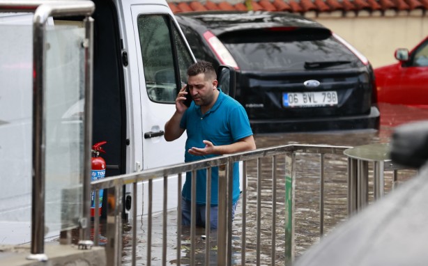 Foto - Ankara'da fırtına ve sağanak hayatı felç etti
