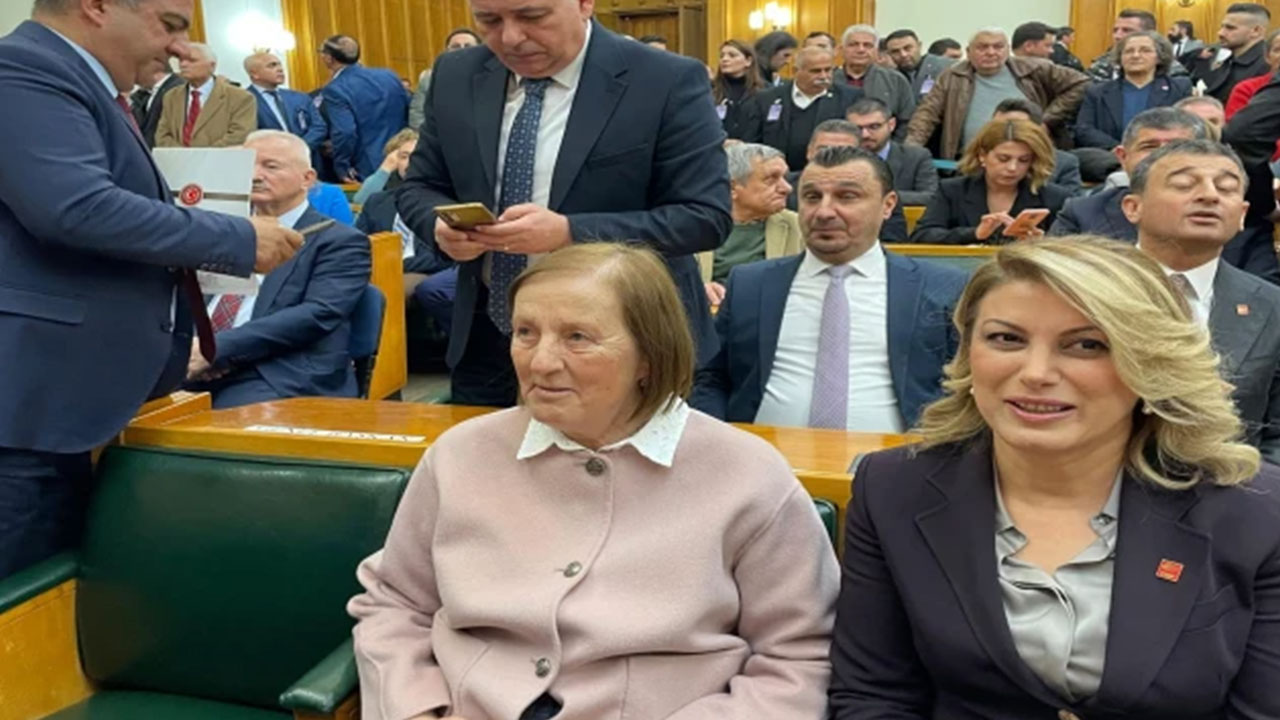 Foto - Ankara'da hareketli saatler! Eski Aile Bakanı CHP'ye katıldı