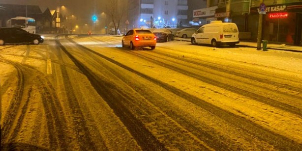 Ankara'da kar yağışı etkili oldu