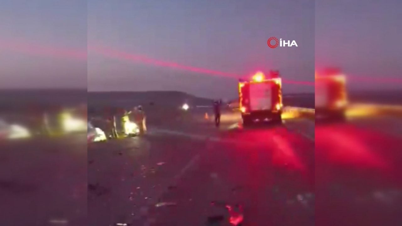 Foto - Ankara’da korkunç kaza! Otomobiller kafa kafaya çarpıştı: 3 ölü, 4 yaralı