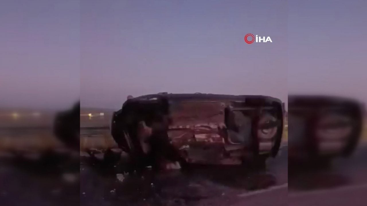 Foto - Ankara’da korkunç kaza! Otomobiller kafa kafaya çarpıştı: 3 ölü, 4 yaralı