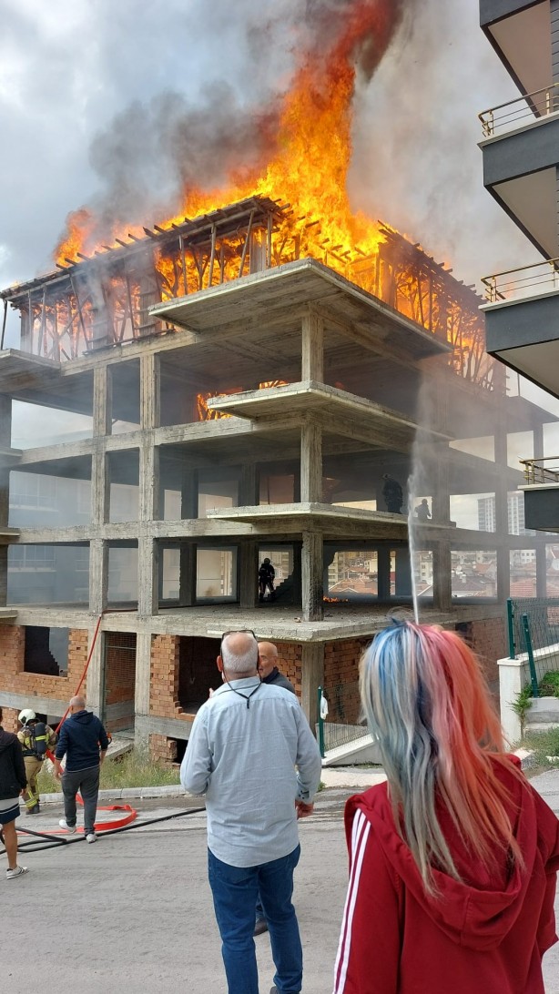 Ankara'da korkutan inşaat yangını