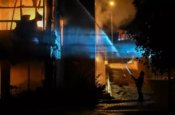 Foto - Ankara'da market zinciri şubesi alevler içinde kaldı
