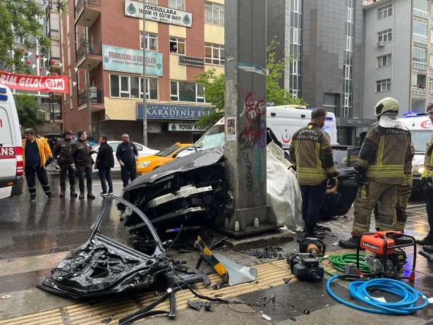Foto - Ankara’da ölümlü kaza: 1 ölü 4 yaralı var!