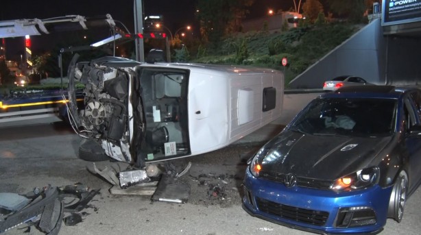 Foto - Ankara’da servis ile otomobil çarpıştı