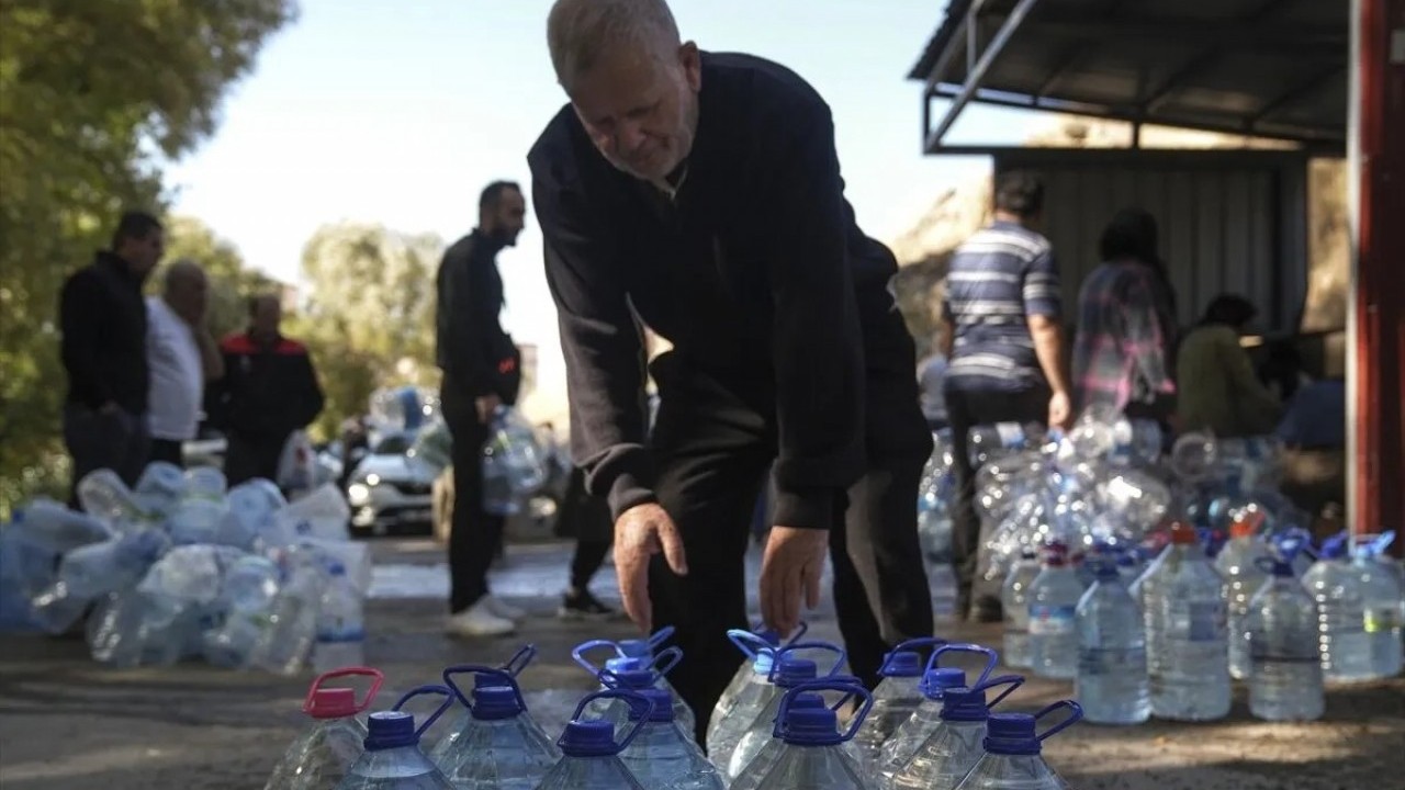 Foto - Ankara'da vatandaşlar çeşme kuyruğunda!