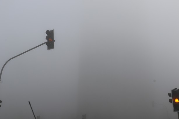 Foto - Ankara'da yoğun sis! Göz gözü görmüyor