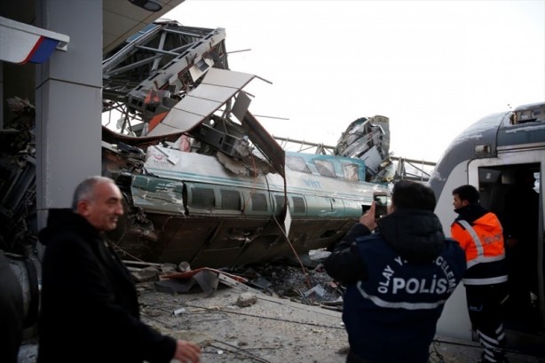 Foto - Ankara'da Yüksek Hızlı Tren kazası! 2 vagon devrildi