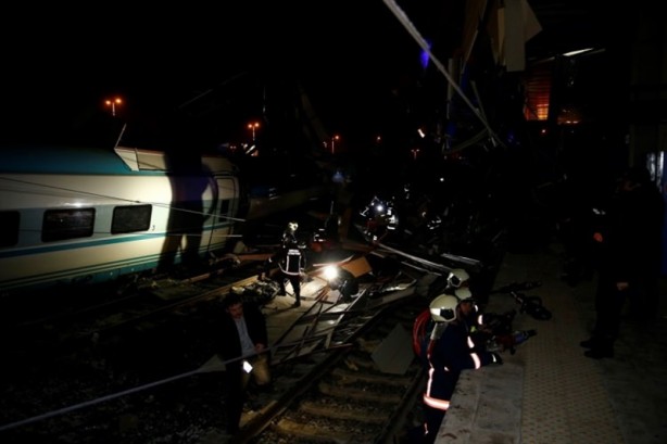 Foto - Ankara'da Yüksek Hızlı Tren kazası! 2 vagon devrildi