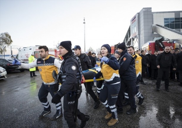Foto - Ankara'da Yüksek Hızlı Tren kazası! 2 vagon devrildi