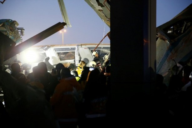 Foto - Ankara'da Yüksek Hızlı Tren kazası! 2 vagon devrildi