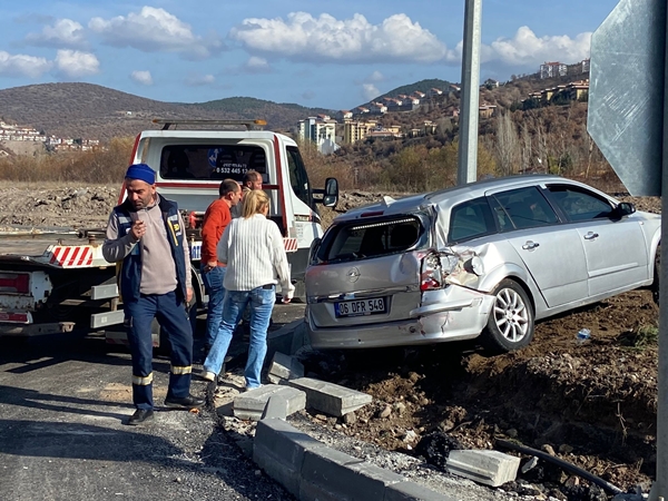 Foto - Ankara'da zincirleme kaza! 5 araç birbirine girdi