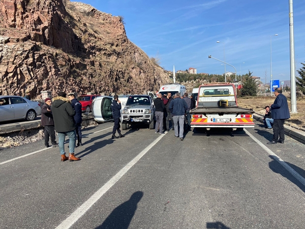 Foto - Ankara'da zincirleme kaza! 5 araç birbirine girdi