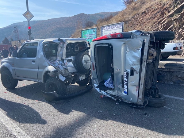Ankara'da zincirleme kaza! 5 araç birbirine girdi