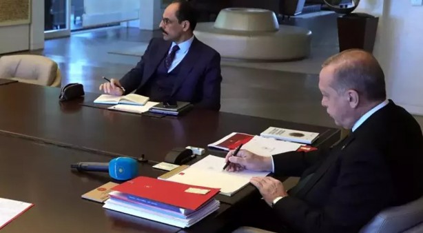 Foto - Ankara'daki hareketli geceyle ilgili Cem Küçük'ten dikkat çeken çıkış: Bu yönde bazı iddialar var