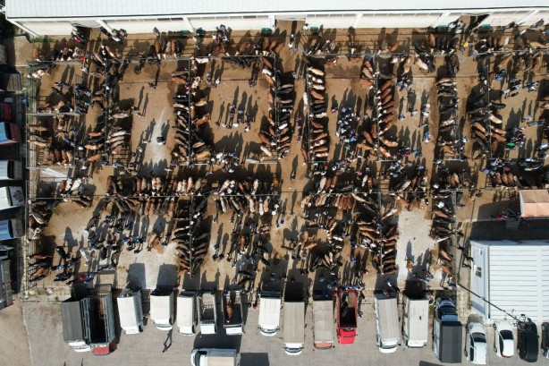 Ankara’daki kurban pazarı yoğunluğu havadan görüntülendi