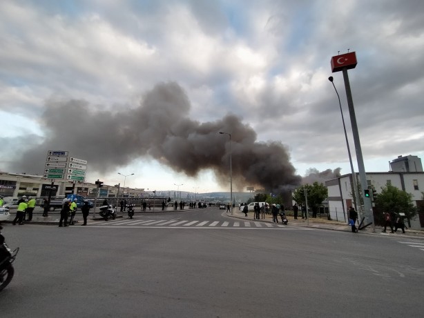 Foto - Ankara'daki yangın 7 saatin ardından kontrol altına alındı