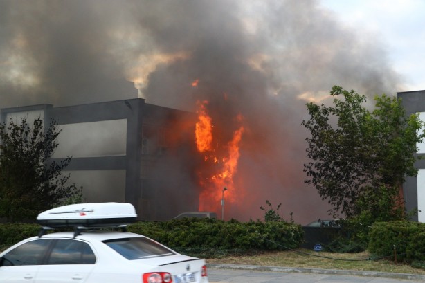 Ankara'daki yangın 7 saatin ardından kontrol altına alındı