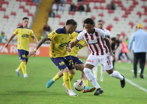 Foto - Ankaragücü, Sivas'ta geriden gelip kazandı