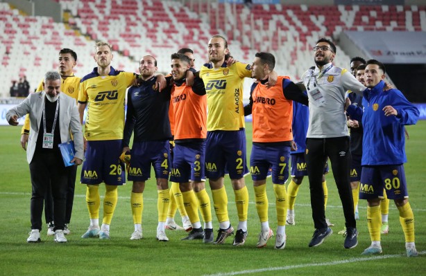 Foto - Ankaragücü, Sivas'ta geriden gelip kazandı
