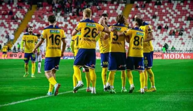 Foto - Ankaragücü, Sivas'ta geriden gelip kazandı