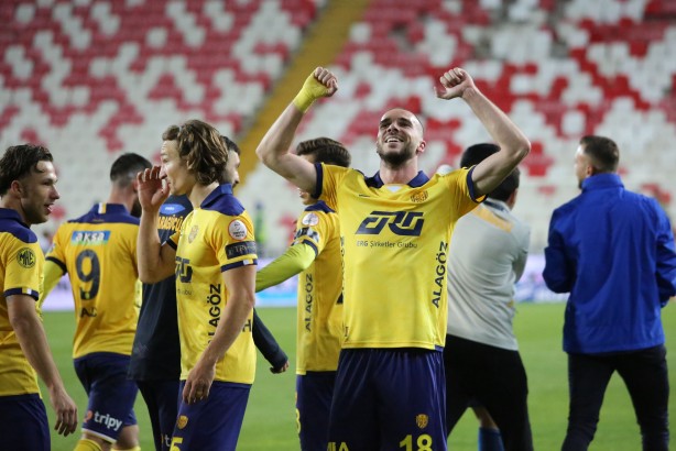 Foto - Ankaragücü, Sivas'ta geriden gelip kazandı