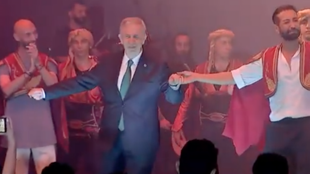 Ankara'nın 5 ilçesinde su kesintisi yapılacak: Ankara Büyükşehir Belediyesi kara kışta vatandaşı perişan etti