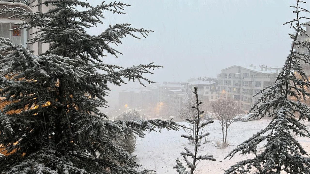 Ankara'ya rahmet yağdı! Her yer bembeyaz