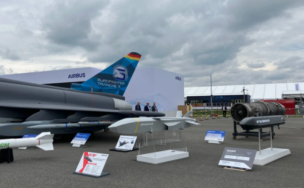 Foto - "Ankara'ya savaş uçağı vermeyiz" diyorlardı! Şimdi İHA yapıp Türkiye'ye rakip oldular