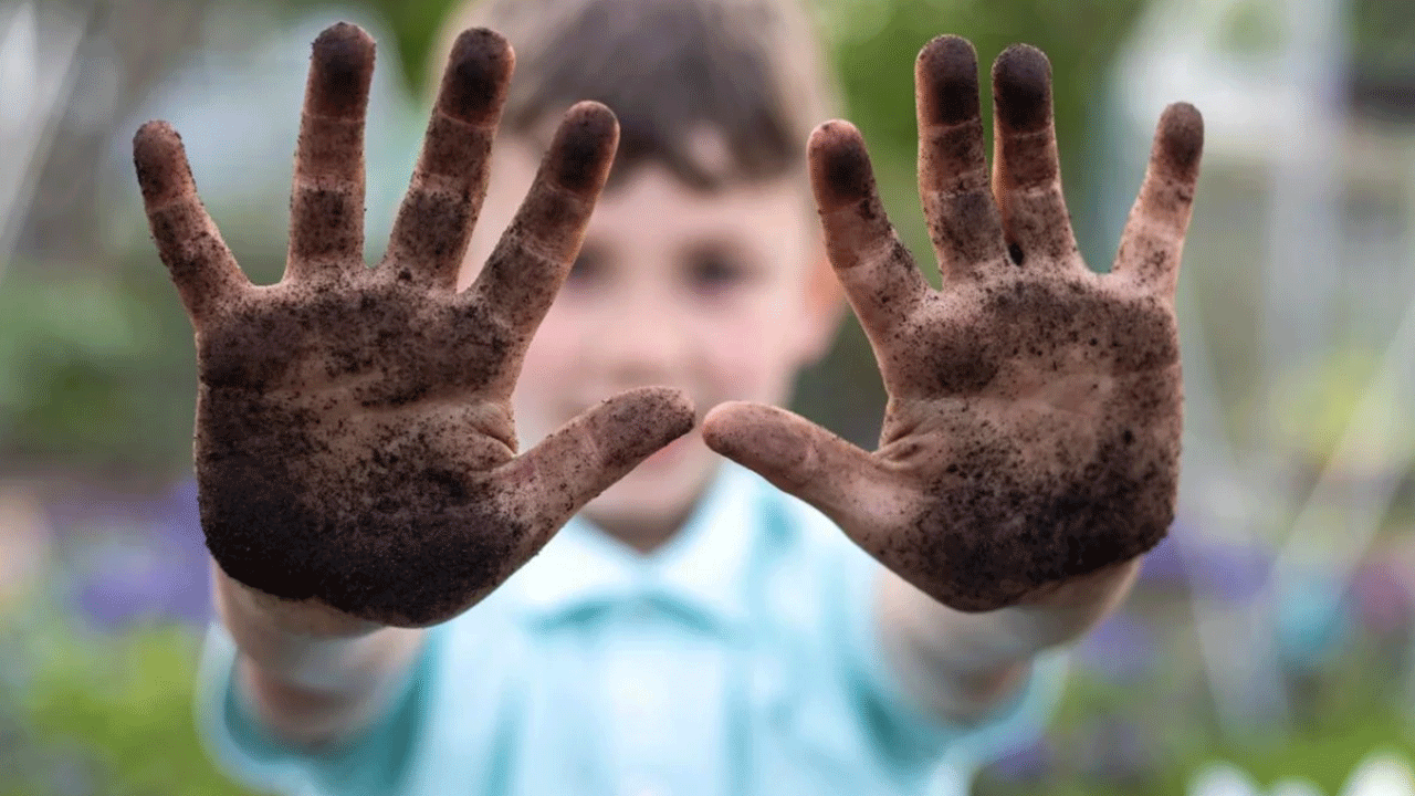 Anne babalar dikkat! Bunu yapan çocuklar daha dirençli oluyor!
